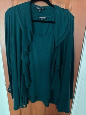 Women's Gramercy 22 Hunter Green 2 pc Ruffle Open Cardigan